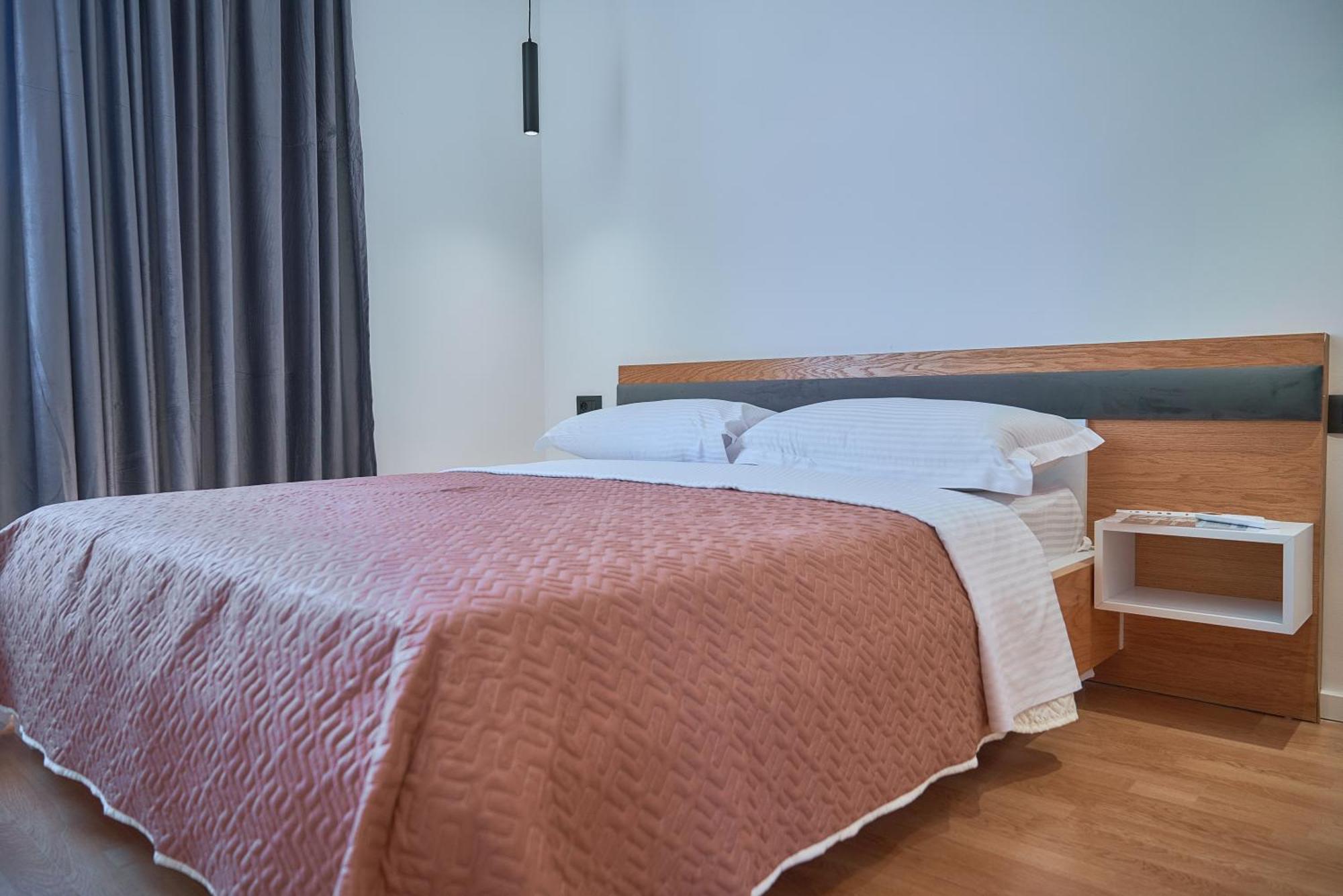 Kalpazo Inn Tirana Exteriör bild