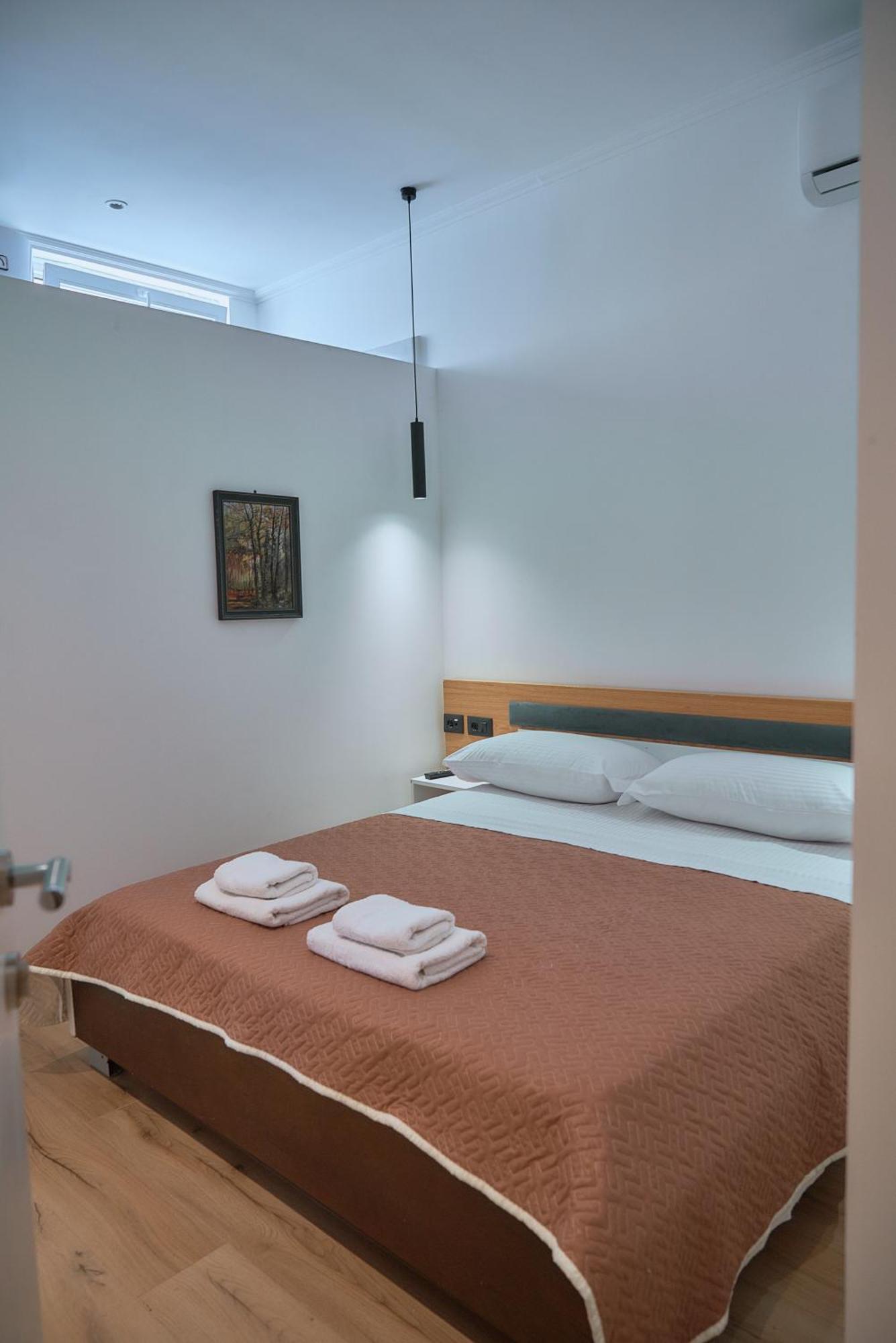 Kalpazo Inn Tirana Exteriör bild