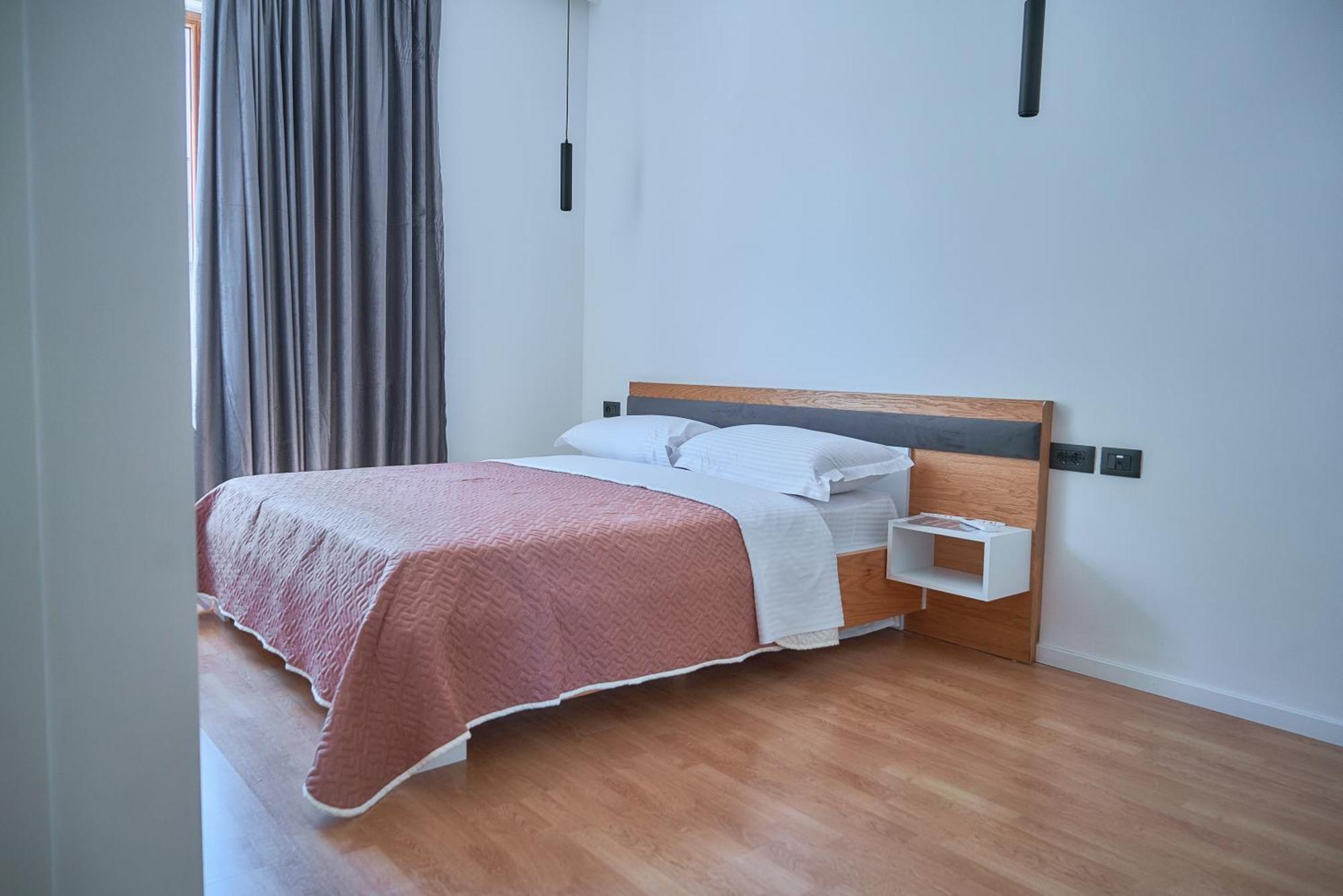 Kalpazo Inn Tirana Exteriör bild