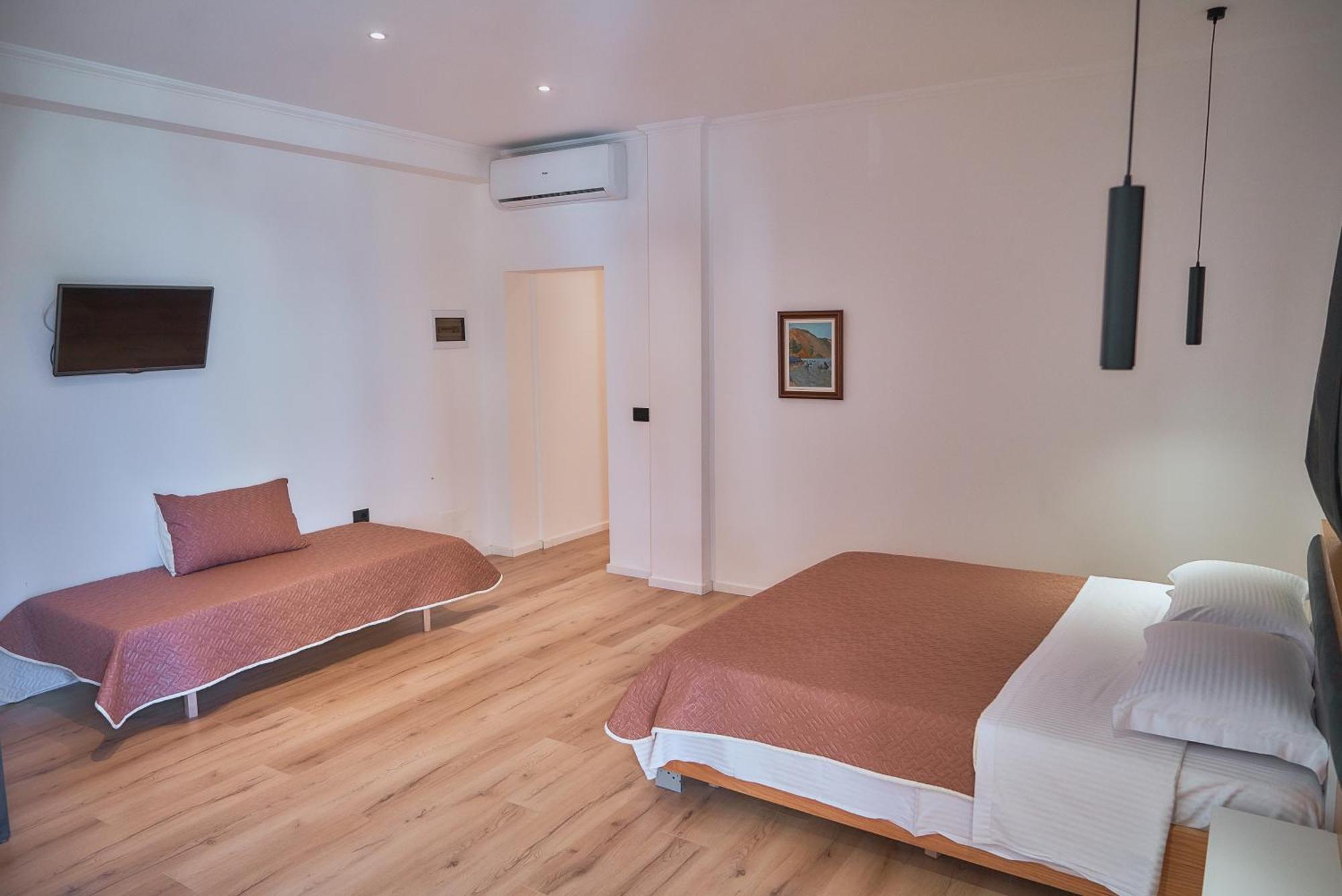 Kalpazo Inn Tirana Exteriör bild