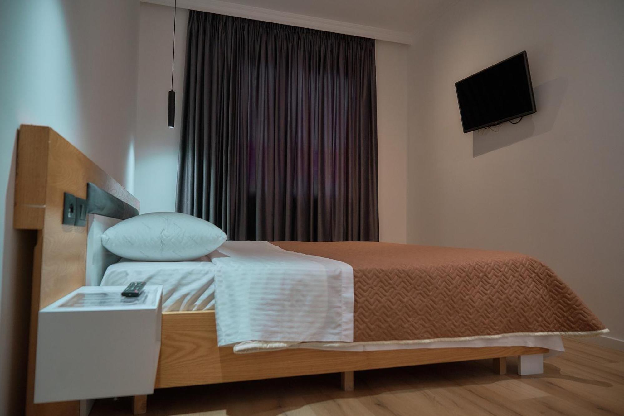Kalpazo Inn Tirana Exteriör bild