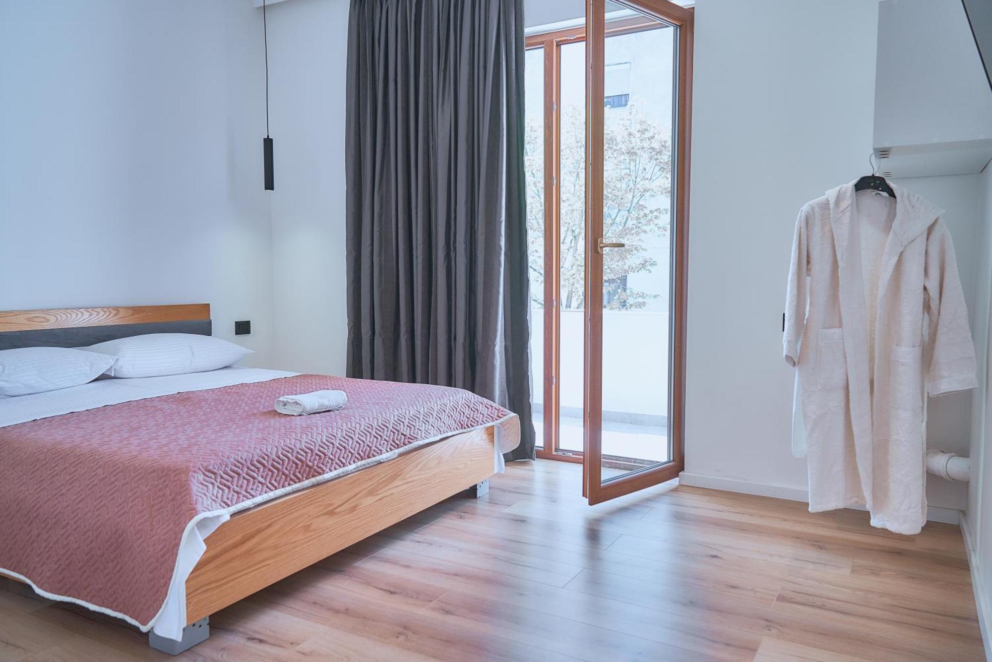 Kalpazo Inn Tirana Exteriör bild