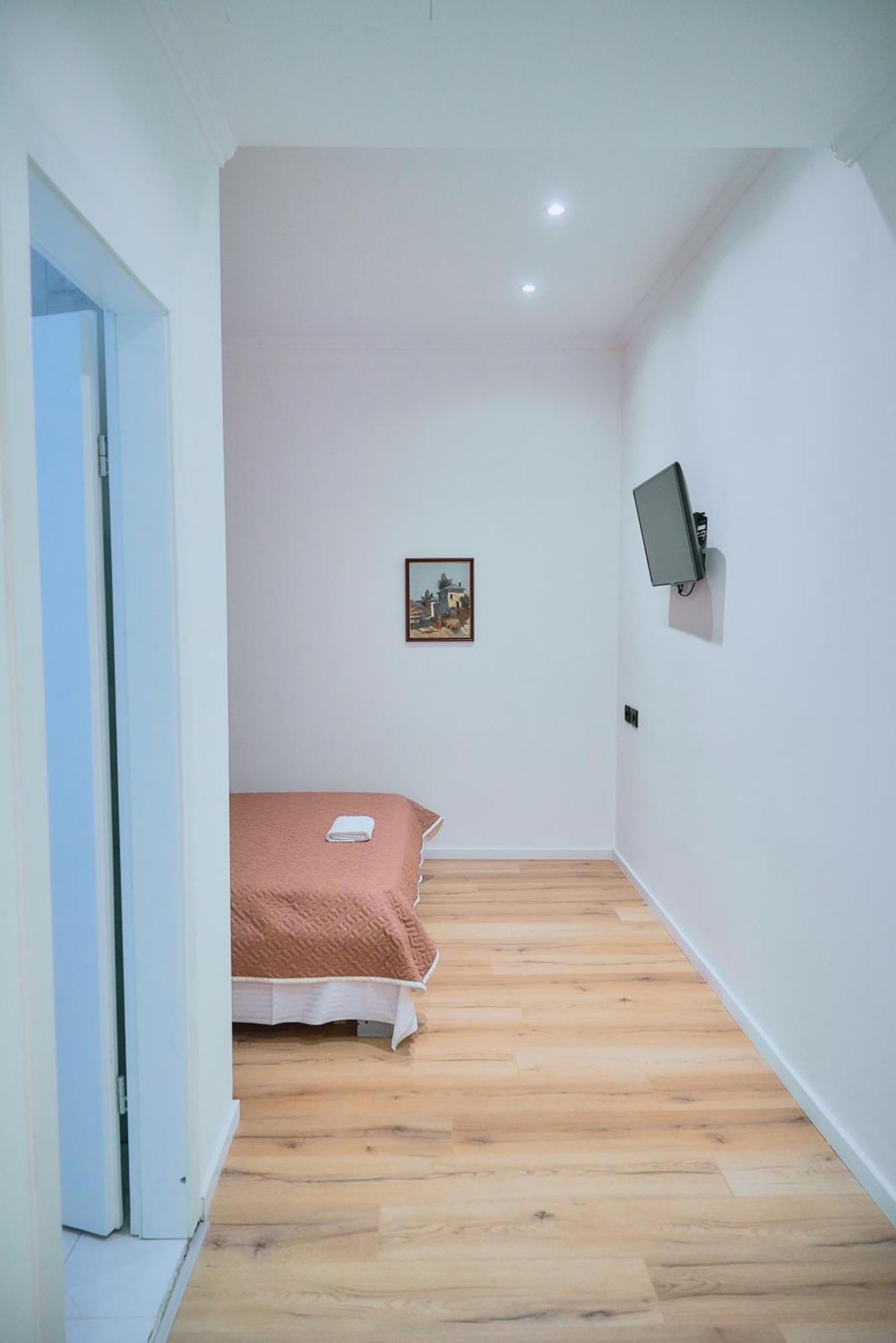 Kalpazo Inn Tirana Exteriör bild