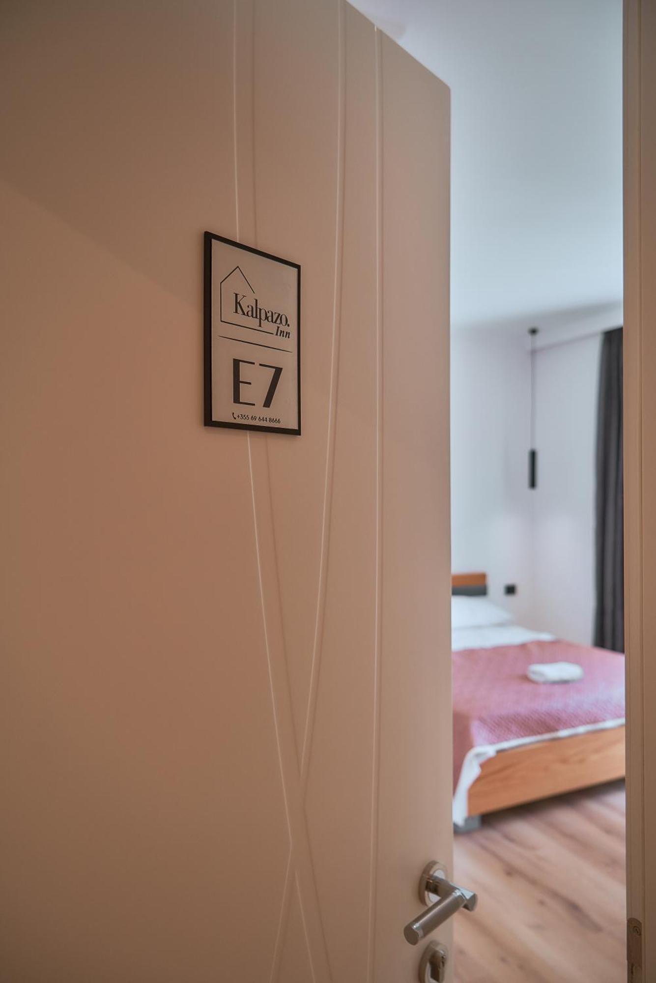 Kalpazo Inn Tirana Exteriör bild