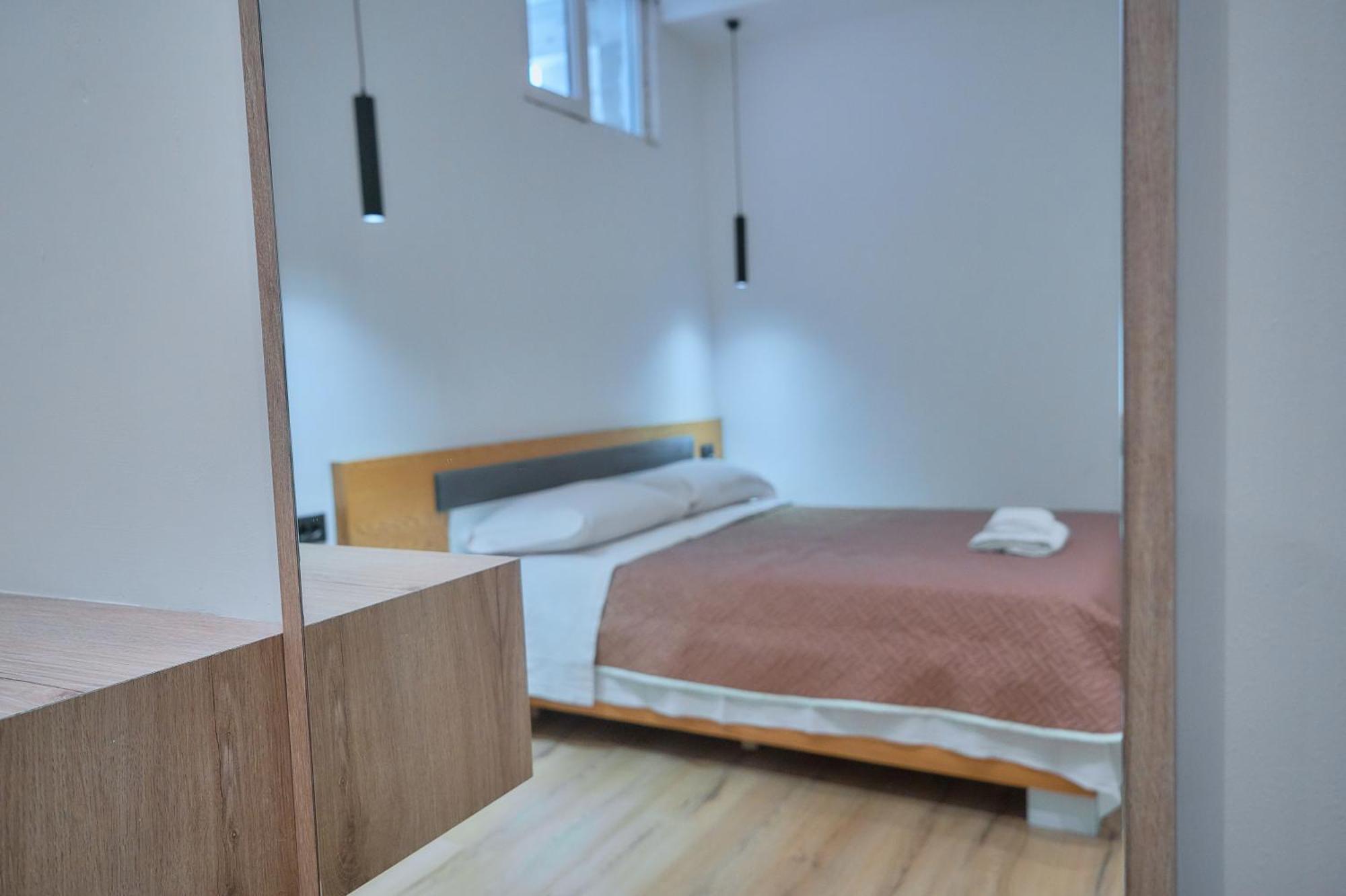 Kalpazo Inn Tirana Exteriör bild