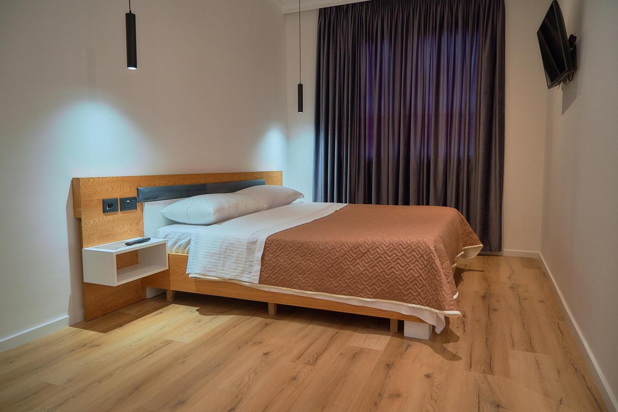 Kalpazo Inn Tirana Exteriör bild
