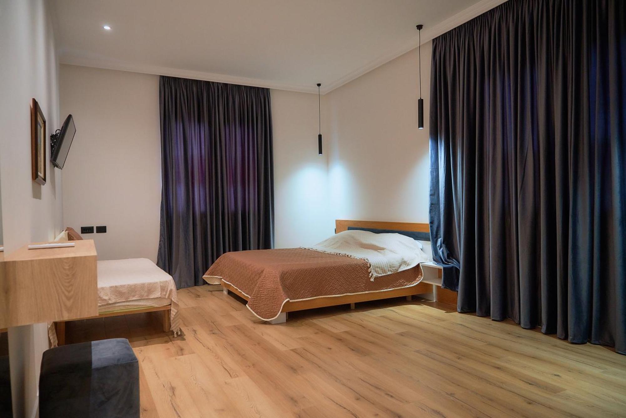Kalpazo Inn Tirana Exteriör bild