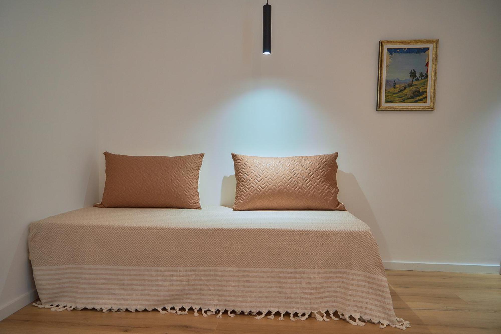 Kalpazo Inn Tirana Exteriör bild