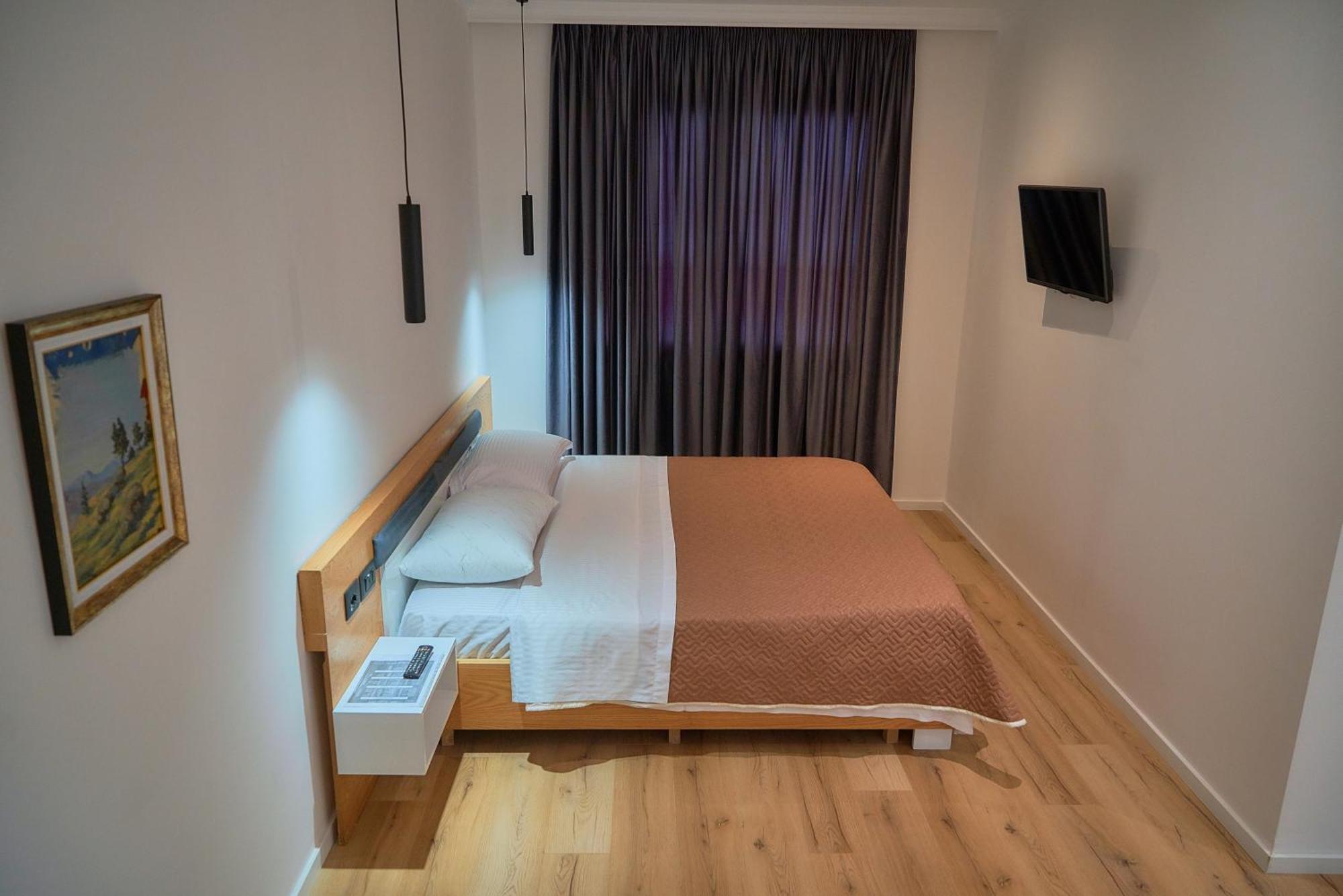 Kalpazo Inn Tirana Exteriör bild