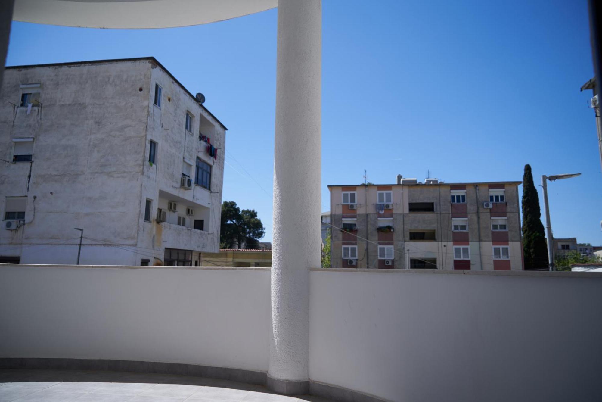 Kalpazo Inn Tirana Exteriör bild